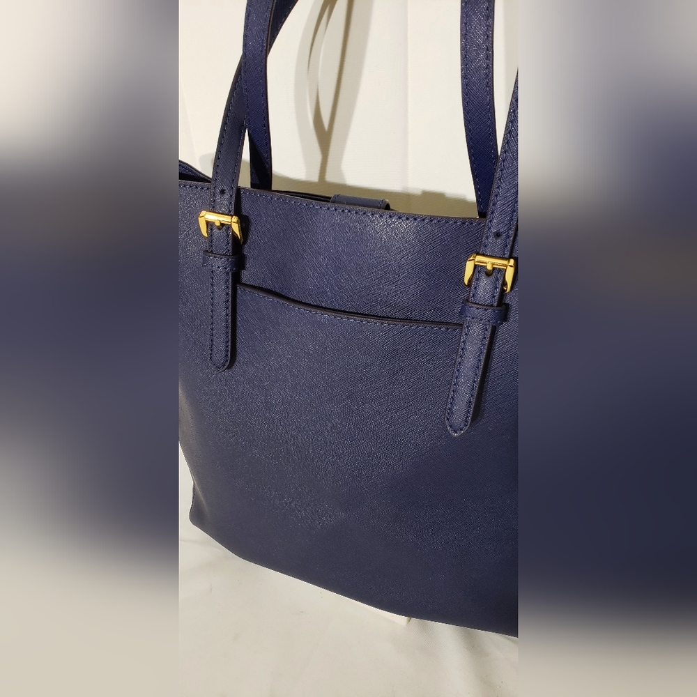 Michael Kors Jet set leather tote. EUC - Picture 9 of 15